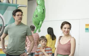 EL MEU GERMÀ PERSEGUEIX DINOSAURES