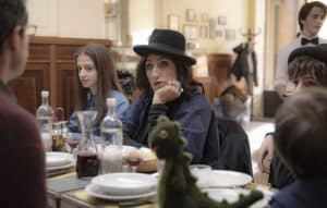 EL MEU GERMÀ PERSEGUEIX DINOSAURES